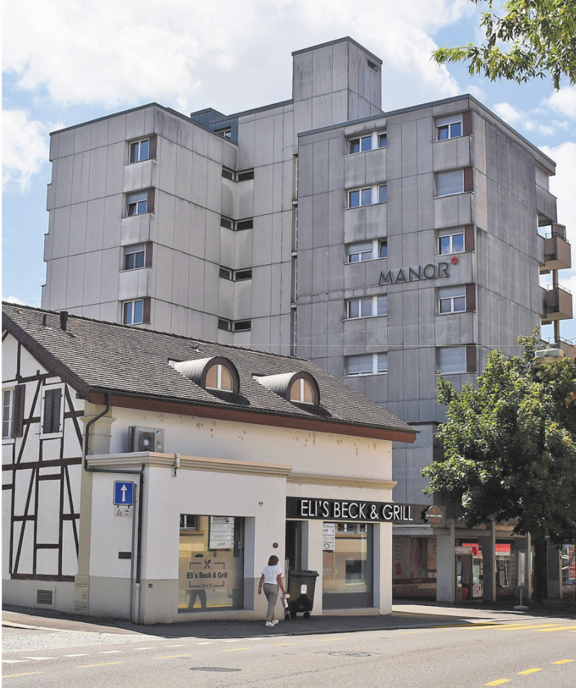 Noch ist der Manor an der Zentralstrasse geöffnet. Bild: mo - Das Bild wird blockiert. – Möglicherweise durch einen aktiven Adblocker.