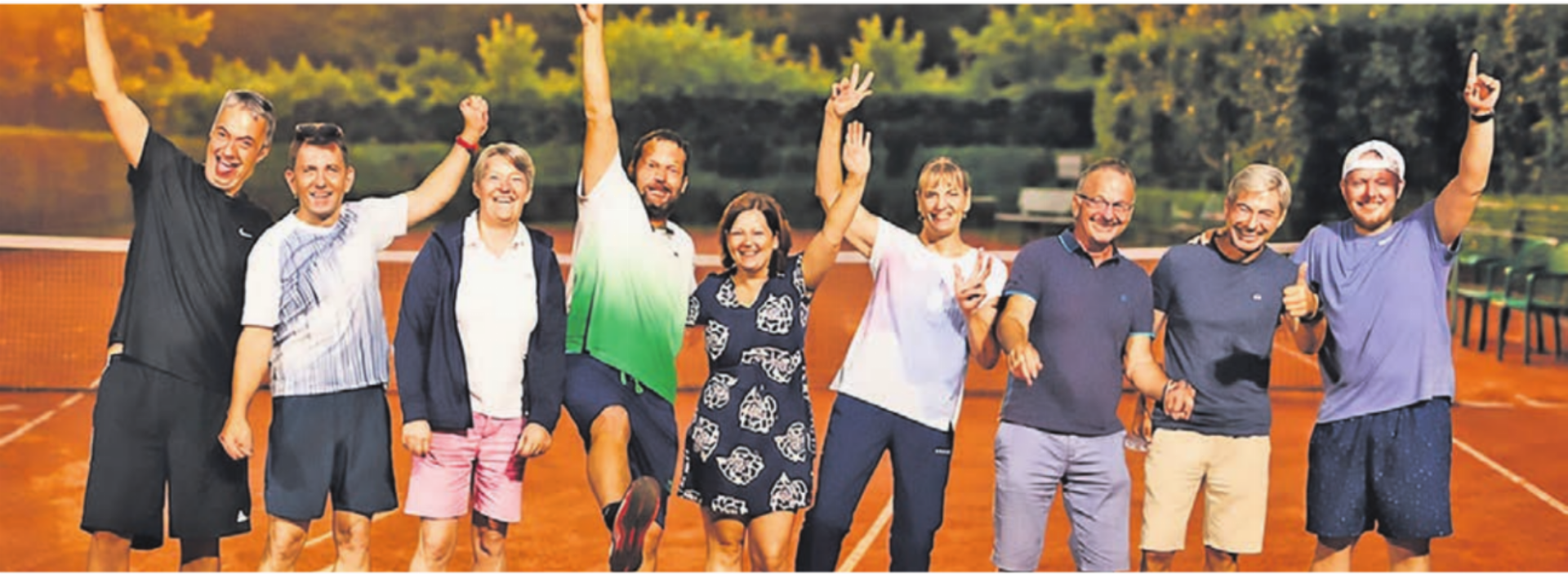 Die Sieger des letzten Jahres (von links): Reto Zumbühl, Martin Leu, Silke Lippold, André Stutz, Corinne Moos-Trottmann, Daniela Hauck, Markus Schüpbach, Carlo Rosano, Niels Hildebrandt. Marianne Hurni fehlt auf dem Foto. Bild: zg - Das Bild wird blockiert. – Möglicherweise durch einen aktiven Adblocker.