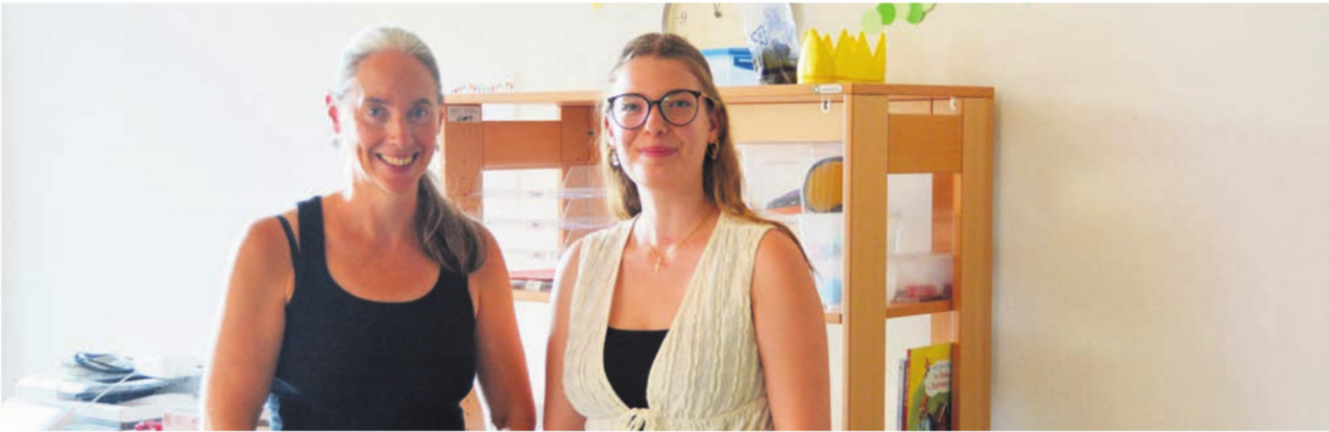 Die beiden Kindergartenlehrerinnen Cornelia Wolfisberg und Lea Wanke    Bild: rwi - Das Bild wird blockiert. – Möglicherweise durch einen aktiven Adblocker.