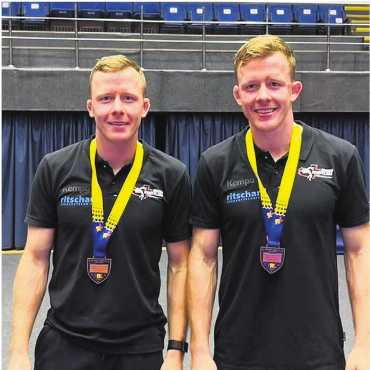 Gold und Bronze für die Zwillinge - Doppelte Medaille: Nils (links) und Nino Leutert.    Bilder: zg