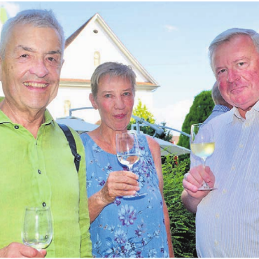 Zwischen Realität und Glauben - Walter Küng (l.), Autor und Regisseur, mit OK-Präsidentin Irene Hofstetter und Weihbischof Josef Stübi.