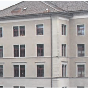 Prävention und Aufklärung - Videoüberwachung braucht es künftig auch beim Schulzentrum Halde (Bild) und bei der Bibliothek. Bild: zg