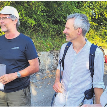 Wenn die Sonne zur Sichel wird - Ein Kanti-Trio hat für einen tollen Abend gesorgt (v. l.): Mark Heinz, Rektor Matthias Angst und Andrea Neudecker.