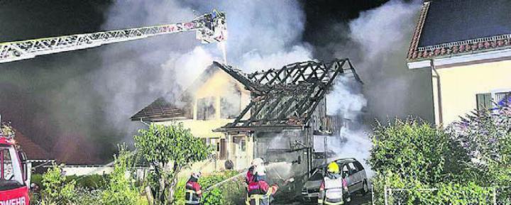 Brand zerstört Einfamilienhaus Brand zerstört Einfamilienhaus